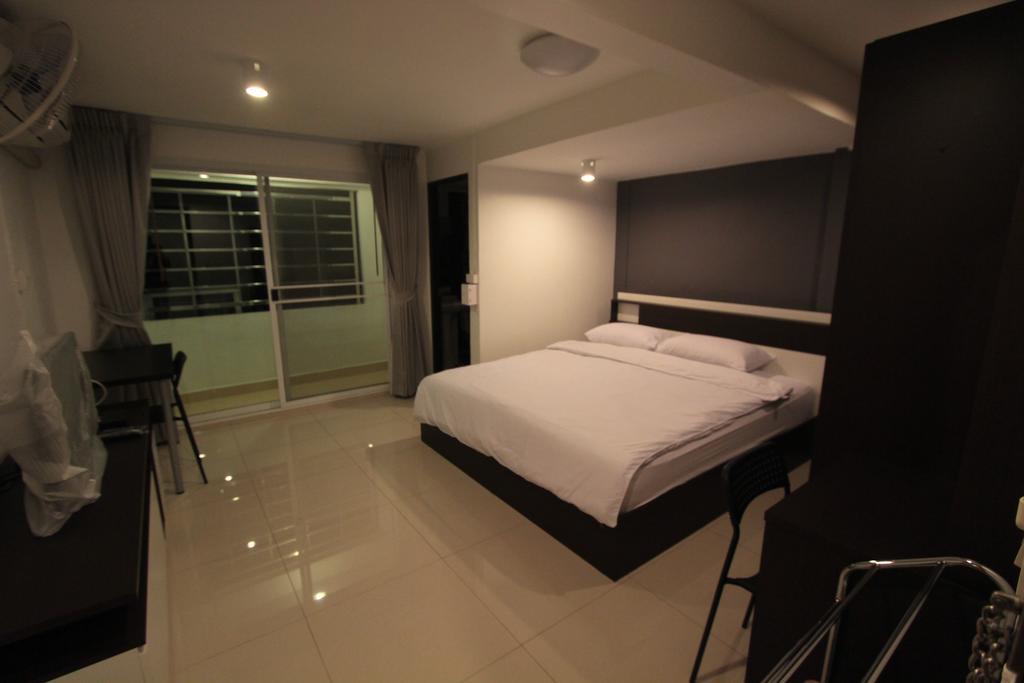 Napaville Huai Khwang Bangkok Exterior foto