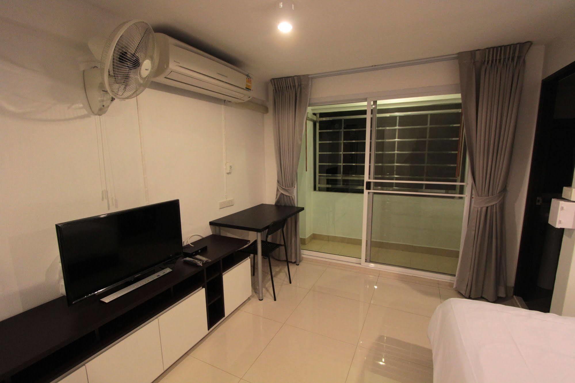 Napaville Huai Khwang Bangkok Exterior foto